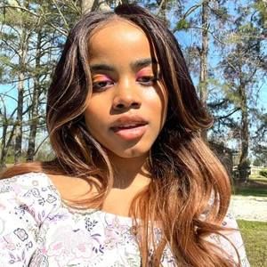 Meet your Posher, Jasmye